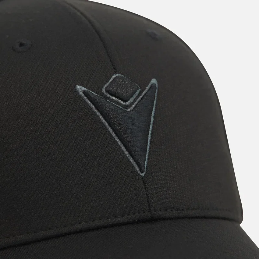 Action-Cap mit verstellbarem Riemen, Metallschnalle und gebogener Krempe Action-Cap mit verstellbarem Riemen, Metallschnalle und gebogener Krempe