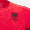 Albanien Nationalmannschaft FSHF 2026/27 Rotes Trainingshemd für Erwachsene Albanien Nationalmannschaft FSHF 2026/27 Rotes Trainingshemd für Erwachsene