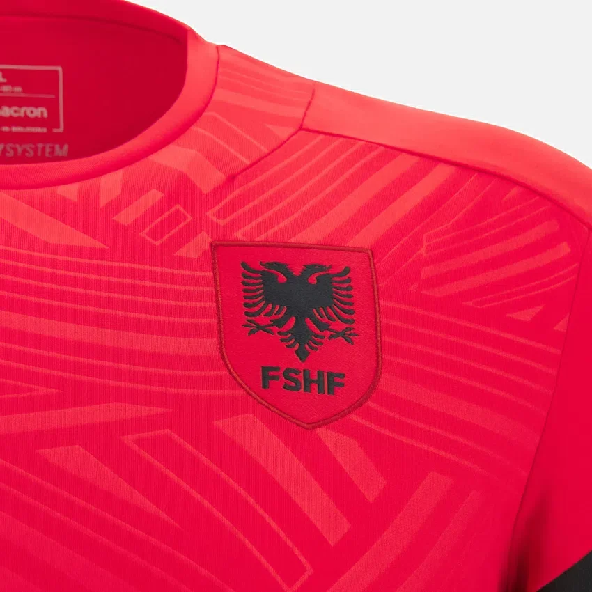 Albanien Nationalmannschaft FSHF 2026/27 Rotes Trainingshemd für Erwachsene Albanien Nationalmannschaft FSHF 2026/27 Rotes Trainingshemd für Erwachsene