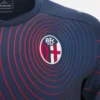 Bologna FC 1909 2025/26 Warm-up-Hemd für Erwachsene Bologna FC 1909 2025/26 Warm-up-Hemd für Erwachsene