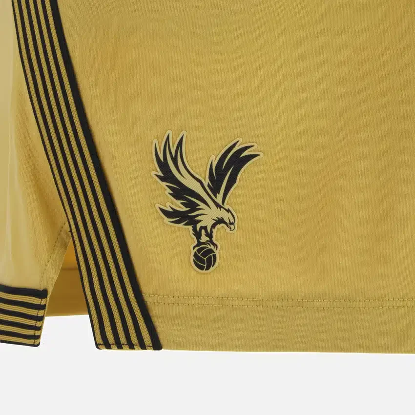 Crystal Palace FC 2025/26 Eagle Gold Shorts für Erwachsene Crystal Palace FC 2025/26 Eagle Gold Shorts für Erwachsene