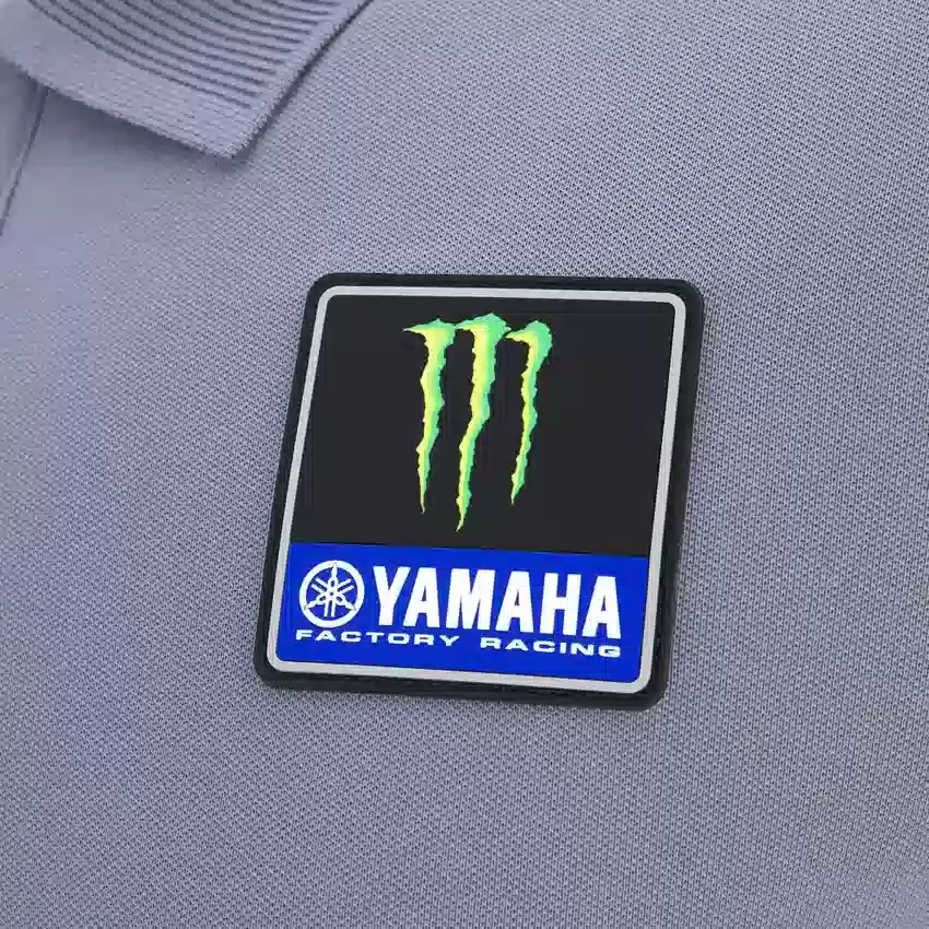 Monster Energy Yamaha MotoGP 2026 Travel Replica Poloshirt – kleinere Größen Monster Energy Yamaha MotoGP 2026 Travel Replica Poloshirt – kleinere Größen