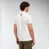 Strahlendes Poloshirt mit Stehkragen Strahlendes Poloshirt mit Stehkragen