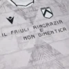Udinese Calcio 2025/26 Heimtrikot zum 50. Jahrestag des Erdbebens Udinese Calcio 2025/26 Heimtrikot zum 50. Jahrestag des Erdbebens