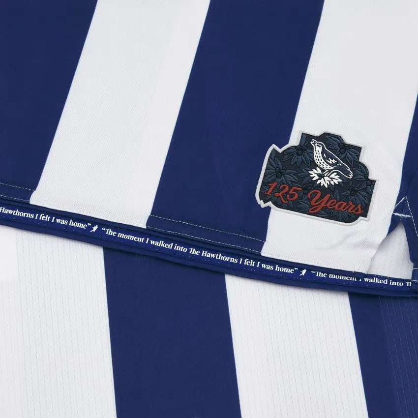 West Bromwich Albion F.C. 2025/26 Heim-Trikot für Erwachsene West Bromwich Albion F.C. 2025/26 Heim-Trikot für Erwachsene
